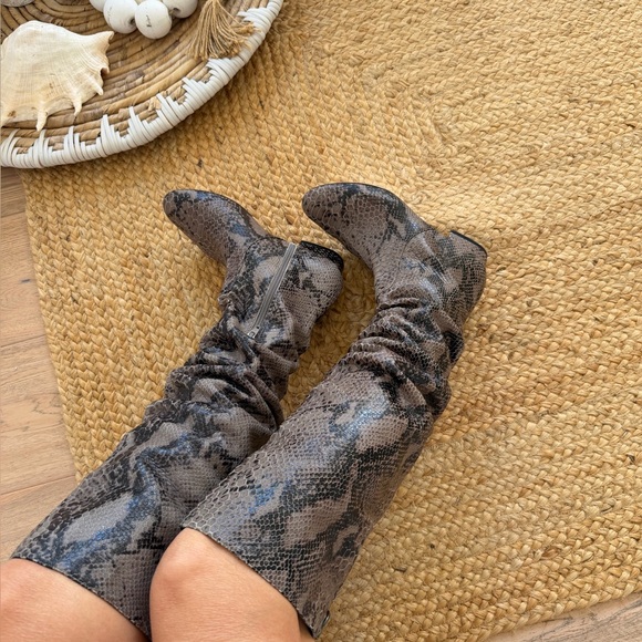 Neiman Marcus NWT above and knee high snake print  comfortable Great HOT BOOT🔥 - Picture 5 of 12